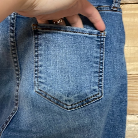 Kut from the Kloth size 10 Donna high rise fab ab ankle skinny button up jean - Picture 10 of 12